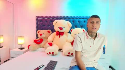 DAMIAN AND ROXANNE.  online show from 10-08-25, 12:36