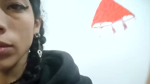 damian_and_tiana online show from 04-05-26, 07:05