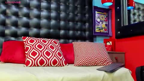 Snapshot of damian_bulls chatting on 02-16-26, 01:18 ---Damian--- online show from 02-16-26, 01:18