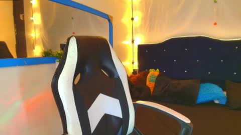 Damian online show from 02-13-25, 06:20