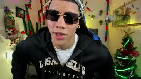 Snapshot of damian_latinxxx chatting on 12-20-25, 03:13 Damian online show from 12-20-25, 03:13