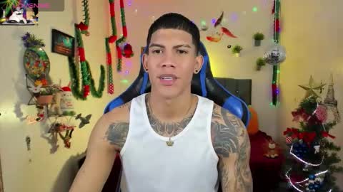 Snapshot of damian_latinxxx chatting on 12-22-25, 03:03 Damian online show from 12-22-25, 03:03