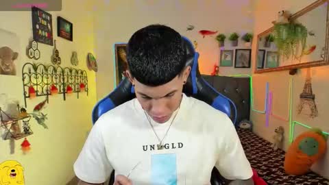 Snapshot of damian_latinxxx chatting on 01-09-26, 03:09 Damian online show from 01-09-26, 03:09