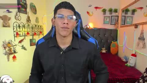 Snapshot of damian_latinxxx chatting on 01-11-26, 03:17 Damian online show from 01-11-26, 03:17