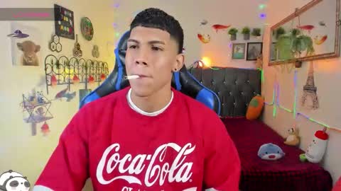 Snapshot of damian_latinxxx chatting on 01-12-26, 03:23 Damian online show from 01-12-26, 03:23