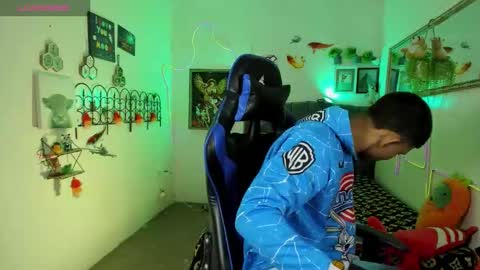 Snapshot of damian_latinxxx chatting on 01-19-26, 02:59 Damian online show from 01-19-26, 02:59