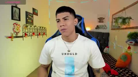 Snapshot of damian_latinxxx chatting on 02-02-26, 03:16 Damian online show from 02-02-26, 03:16