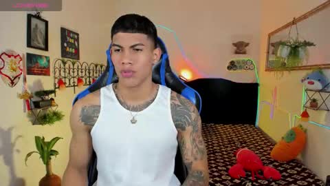 Snapshot of damian_latinxxx chatting on 02-11-26, 03:11 Damian online show from 02-11-26, 03:11