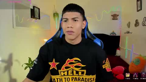 Snapshot of damian_latinxxx chatting on 02-15-26, 03:03 Damian online show from 02-15-26, 03:03