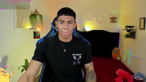 Snapshot of damian_latinxxx chatting on 02-19-26, 02:51 Damian online show from 02-19-26, 02:51