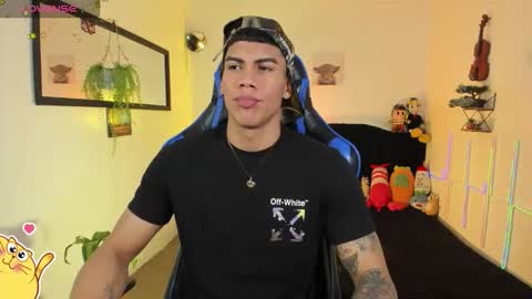 Damian online show from 03-12-26, 01:01