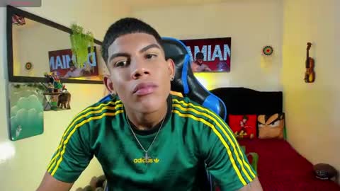 Snapshot of damian_latinxxx chatting on 06-15-26, 03:20 Damian online show from 06-15-26, 03:20