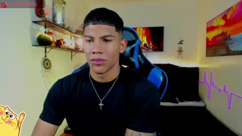 Snapshot of damian_latinxxx chatting on 06-19-26, 03:11 Damian online show from 06-19-26, 03:11