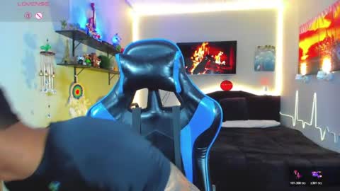 Snapshot of damian_latinxxx chatting on 06-22-26, 03:08 Damian online show from 06-22-26, 03:08