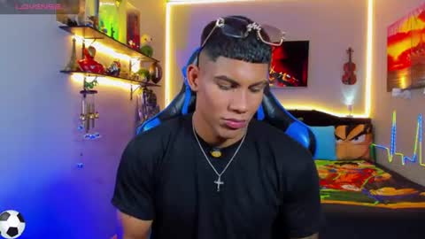 Snapshot of damian_latinxxx chatting on 06-26-26, 09:03 Damian online show from 06-26-26, 09:03