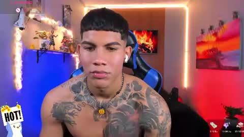 Snapshot of damian_latinxxx chatting on 07-28-26, 11:17 Damian online show from 07-28-26, 11:17