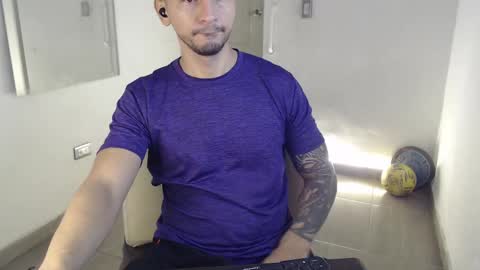 Snapshot of damian_muscle chatting on 09-14-25, 03:55 Damian online show from 09-14-25, 03:55