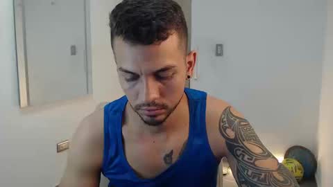 Snapshot of damian_muscle chatting on 09-16-25, 08:21 Damian online show from 09-16-25, 08:21