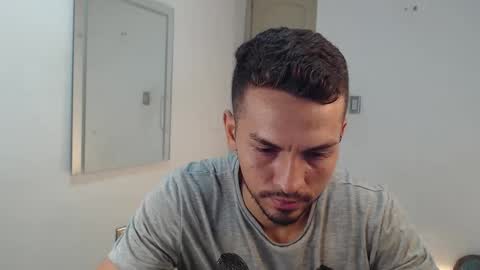 Snapshot of damian_muscle chatting on 09-18-25, 10:01 Damian online show from 09-18-25, 10:01