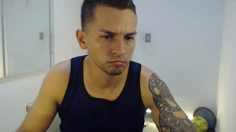 Snapshot of damian_muscle chatting on 09-21-25, 10:55 Damian online show from 09-21-25, 10:55