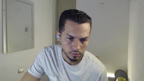 Snapshot of damian_muscle chatting on 10-13-25, 05:02 Damian online show from 10-13-25, 05:02