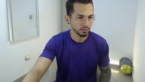 Snapshot of damian_muscle chatting on 10-14-25, 04:19 Damian online show from 10-14-25, 04:19