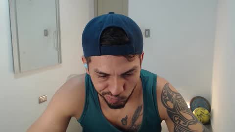 Snapshot of damian_muscle chatting on 10-16-25, 06:31 Damian online show from 10-16-25, 06:31