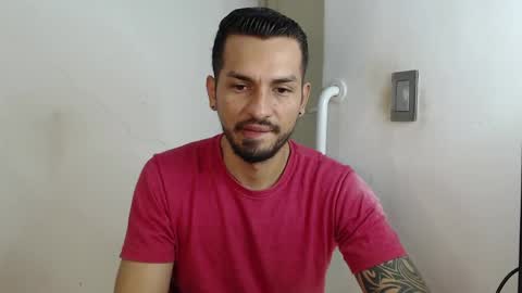 Snapshot of damian_muscle chatting on 05-18-26, 03:29 Damian online show from 05-18-26, 03:29