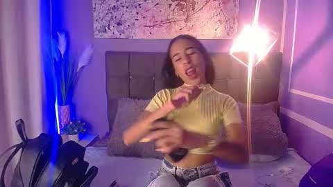 Snapshot of damian_n_lissa chatting on 10-20-25, 01:50 damian_n_lissa online show from 10-20-25, 01:50