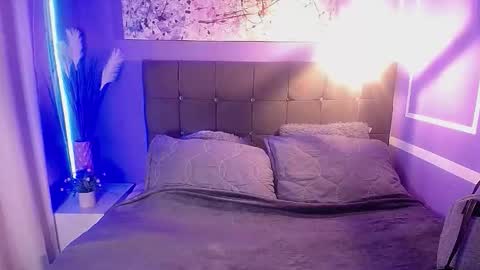 Snapshot of damian_n_lissa chatting on 10-27-25, 01:42 damian_n_lissa online show from 10-27-25, 01:42