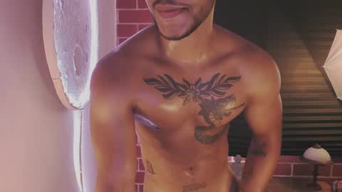 Snapshot of damiann_rees chatting on 02-05-25, 07:53 instagram damiannreed. online show from 02-05-25, 07:53