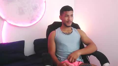 Snapshot of damiann_rees chatting on 10-01-25, 01:22 instagram damiannreed. online show from 10-01-25, 01:22