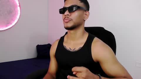 instagram damiannreed. online show from 02-11-26, 01:32