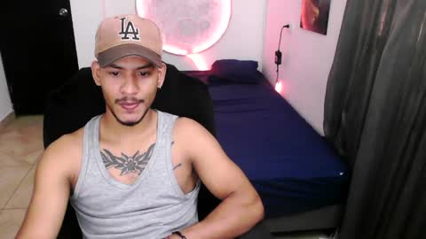 instagram damiannreed. online show from 04-06-26, 05:25