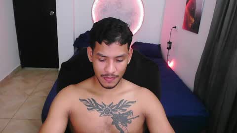 instagram damiannreed. online show from 04-10-26, 03:34