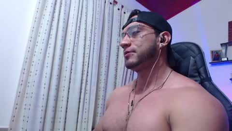 Snapshot of damiannstonexxx chatting on 05-20-26, 05:02 Danny online show from 05-20-26, 05:02