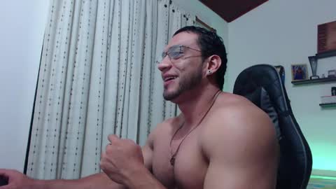 Snapshot of damiannstonexxx chatting on 05-22-26, 08:25 Danny online show from 05-22-26, 08:25
