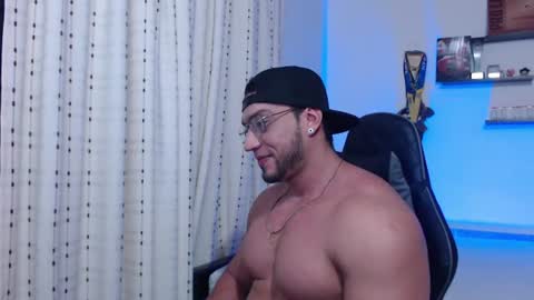 Snapshot of damiannstonexxx chatting on 08-06-26, 04:47 Danny online show from 08-06-26, 04:47