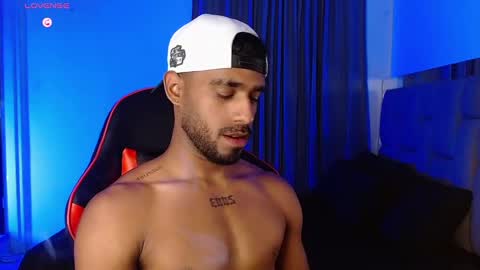 Snapshot of damiano_walker chatting on 09-13-25, 04:23 damiano_walker online show from 09-13-25, 04:23