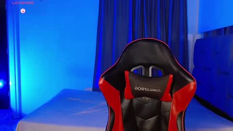 Snapshot of damiano_walker chatting on 11-19-25, 04:45 damiano_walker online show from 11-19-25, 04:45