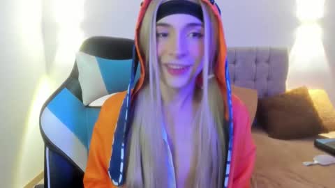 Snapshot of damiian20_ chatting on 12-15-25, 05:01 Damian online show from 12-15-25, 05:01