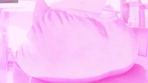 Snapshot of dammmtry chatting on 08-04-26, 12:30 Sophie online show from 08-04-26, 12:30