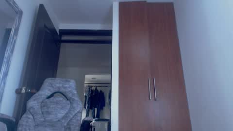 Snapshot of dammuscle chatting on 12-04-25, 02:37 dammuscle online show from 12-04-25, 02:37