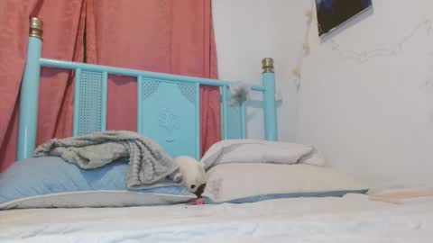 damn_milaa online show from 12-23-25, 06:11