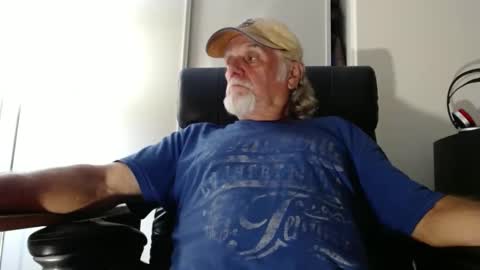 Snapshot of damn_yankee_ca chatting on 09-24-25, 06:50 damn_yankee_ca online show from 09-24-25, 06:50