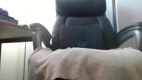 Snapshot of damn_yankee_ca chatting on 10-27-25, 10:25 damn_yankee_ca online show from 10-27-25, 10:25