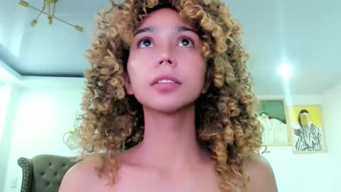 Snapshot of damnperfectxx chatting on 09-10-25, 01:05 damnperfectxx online show from 09-10-25, 01:05