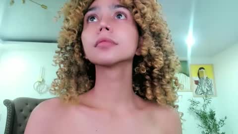 Snapshot of damnperfectxx chatting on 09-22-25, 12:12 damnperfectxx online show from 09-22-25, 12:12