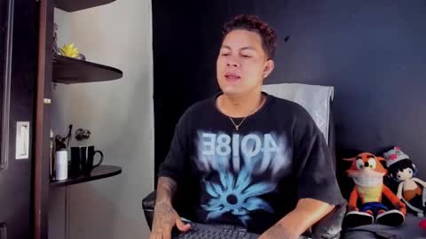 Snapshot of damon_storm chatting on 03-05-26, 08:54 DAMON online show from 03-05-26, 08:54