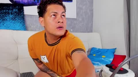 Snapshot of damon_storm chatting on 04-04-26, 08:23 DAMON online show from 04-04-26, 08:23